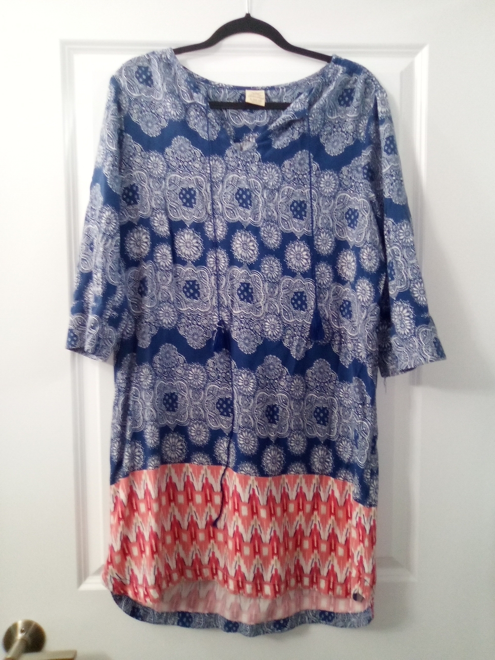 Faded Glory Bohemian Lightweight Navy and White Paisley Tunic Size Large
